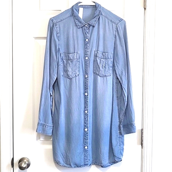 H&M Dresses & Skirts - H&M chambray shirt dress
